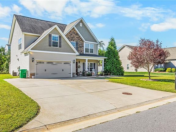 2nd image of 213 Pilot Bluff Dr