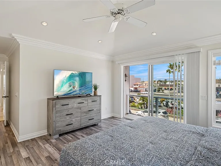 6111 Seashore Dr — Photo 34
