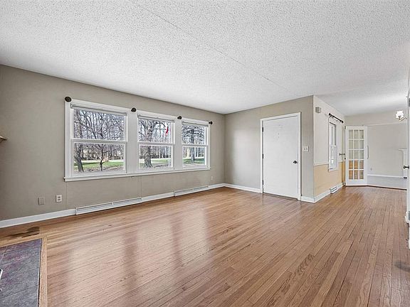 3rd image of 2020 Prairie Du Chien Rd NE