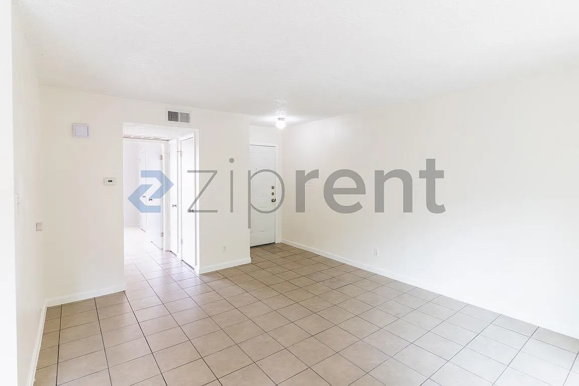 Building Photo - 2906 Sweeney Ln #D