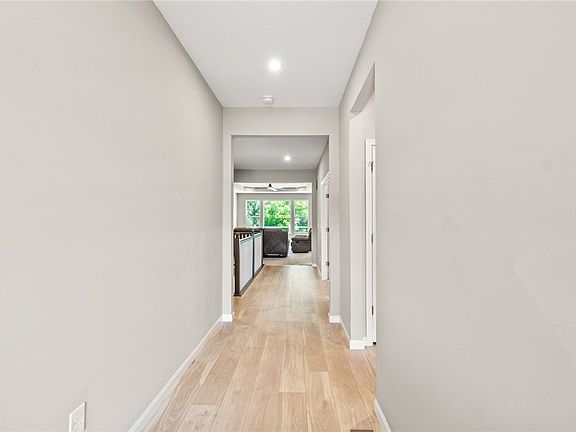 2nd image of 1189 Heathgate Way