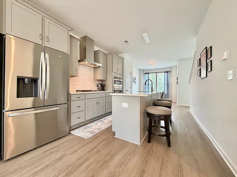 1947 Robin Hill Ln — Photo 14