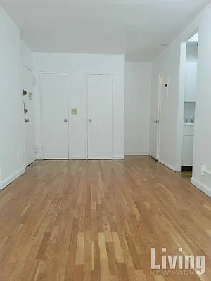 Rented by Living New York | media 13