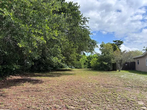 2108 Fisher St, Morehead City, NC 28557