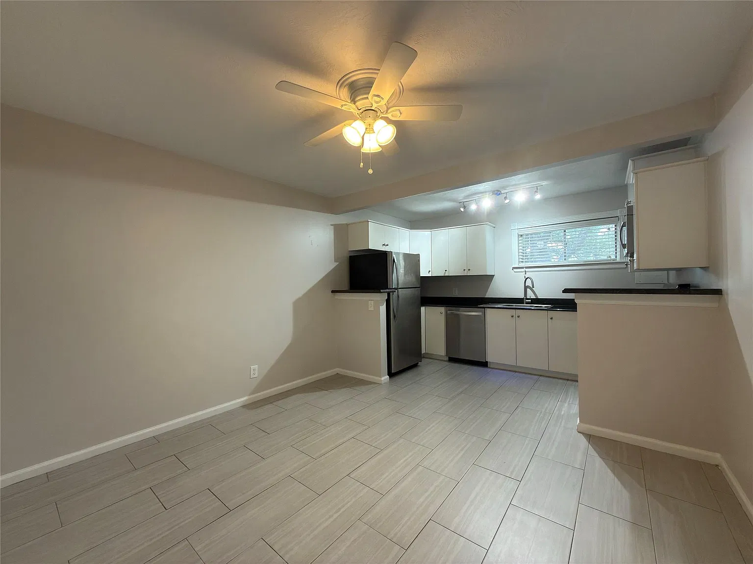 1 bed, 1.0 bath, 600 sqft, $1,250 — Photo 4