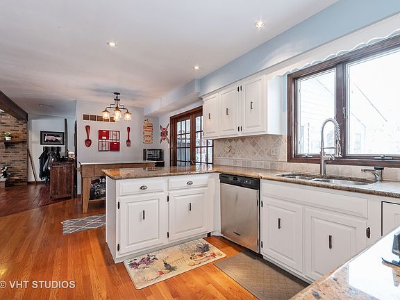 5th image of 44 Windwood Dr