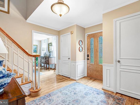 3rd image of 3723 Riverwood Rd