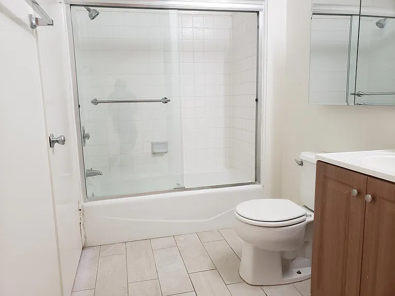 1117 Havenhurst Dr #105 — Photo 8