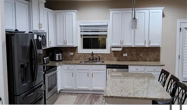 1139 Hartwell Rd — Photo 2