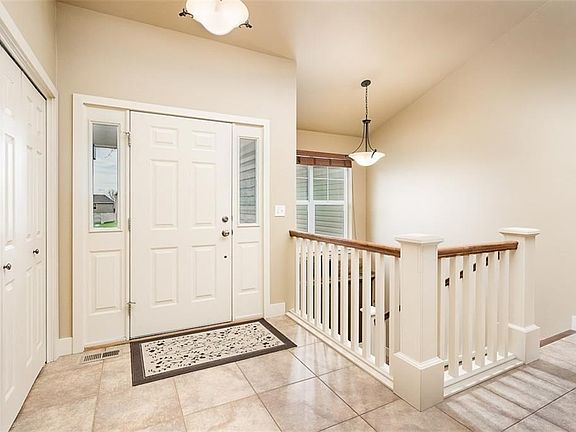 3rd image of 3707 Parkhill Dr