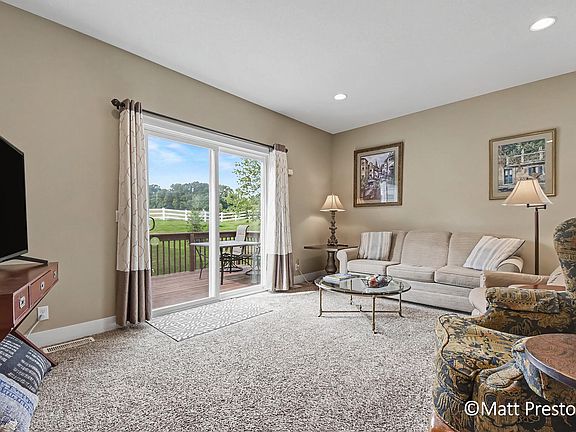 4th image of 690 Braeside Dr SE