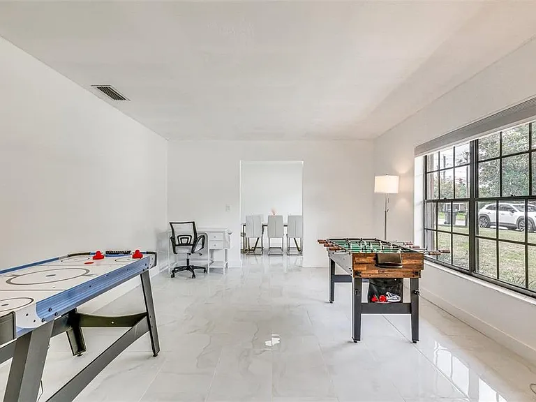 920 Lakeview Dr — Photo 13