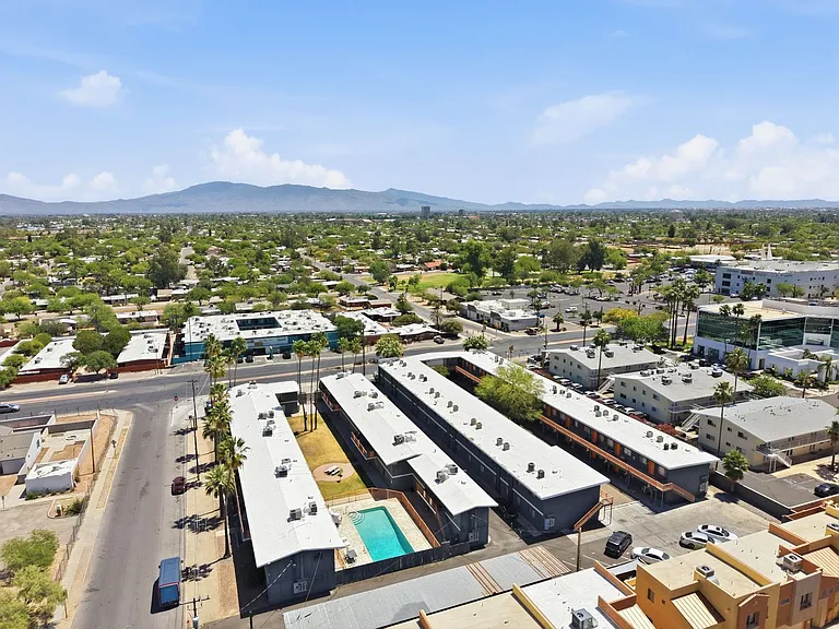Alvernon811-835 — Photo 46