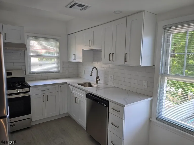 50 Elm Rd — Photo 14