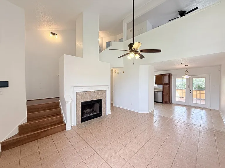 2302 Tracey Ann Ln — Photo 5