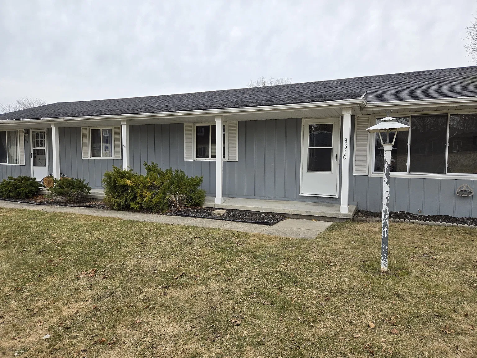 2 bed, 1.5 bath, 900 sqft, $1,200 — Photo 1