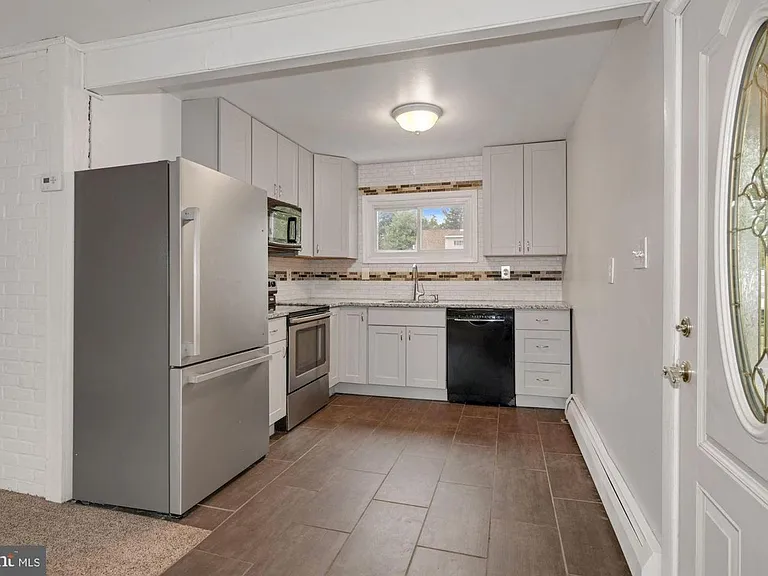 16 Crabtree Dr — Photo 8
