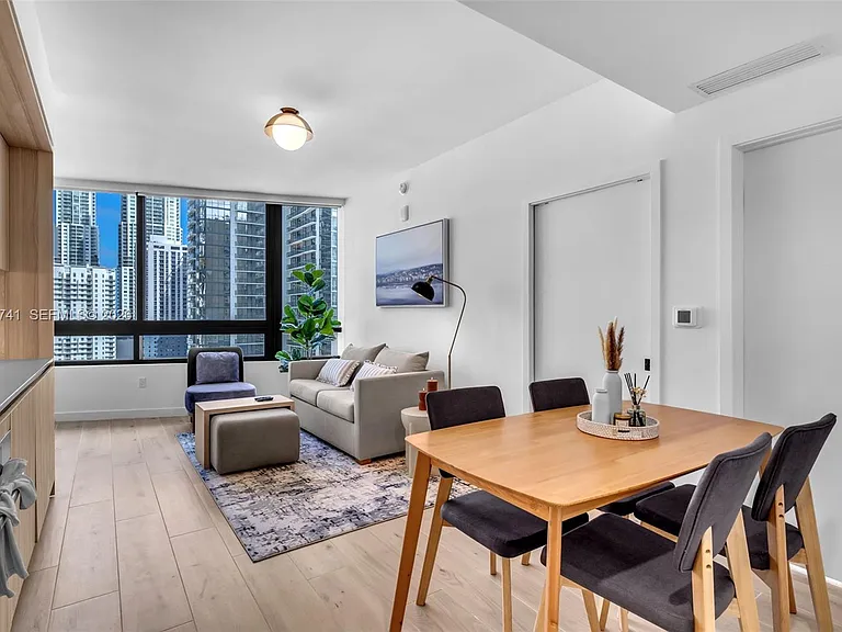 225 N Miami Ave #1709 — Photo 4