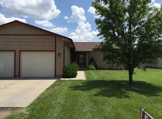 22 Lakeside Dr, Lindsborg, KS 67456
