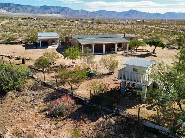 7296 N Ligurta Rd, Golden Valley, AZ 86413