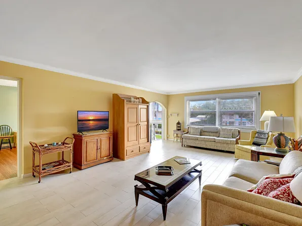 80 Venetian Drive #201s, Delray Beach, FL 33483