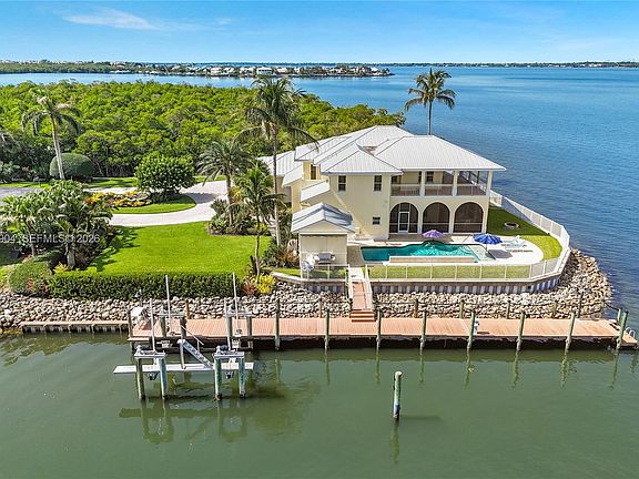 4th image of 4105 NE Rigels Cove Way