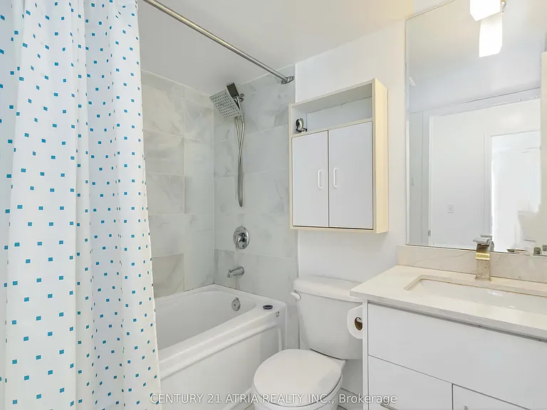 38 Lee Centre Dr #2910 — Photo 32
