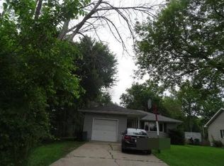 613 N Howard St, Harvard, IL 60033