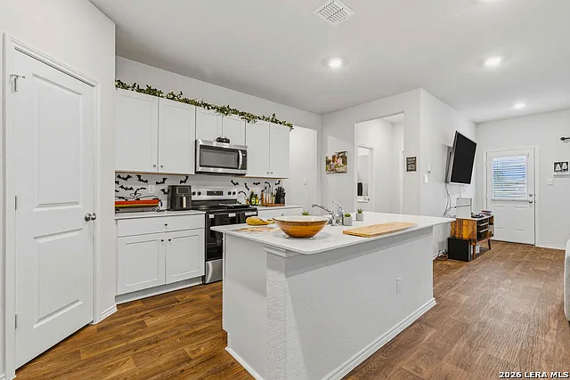 5 bed, 3.5 bath, 2492 sqft, $2,400 — Photo 3