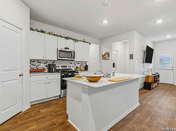 3rd image of 5923 Hartley Home