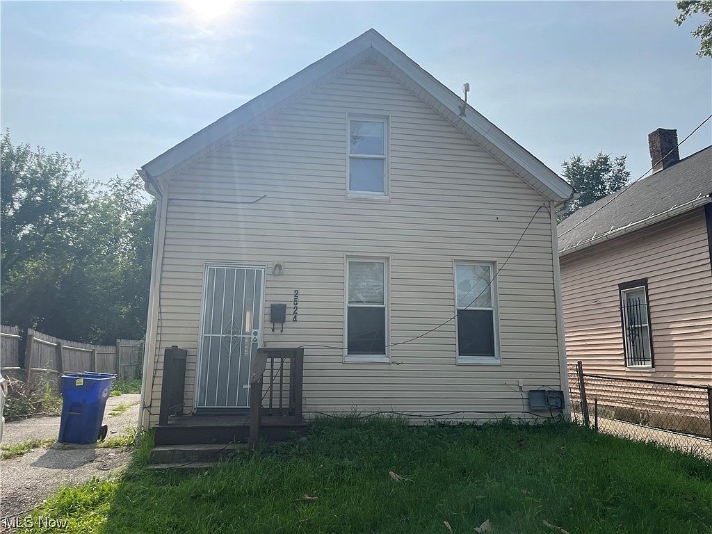 2524 E 86th St, Cleveland, OH 44104 | Zillow