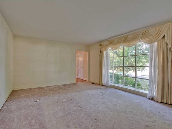 4th image of 8914 Willow Hills Dr SE