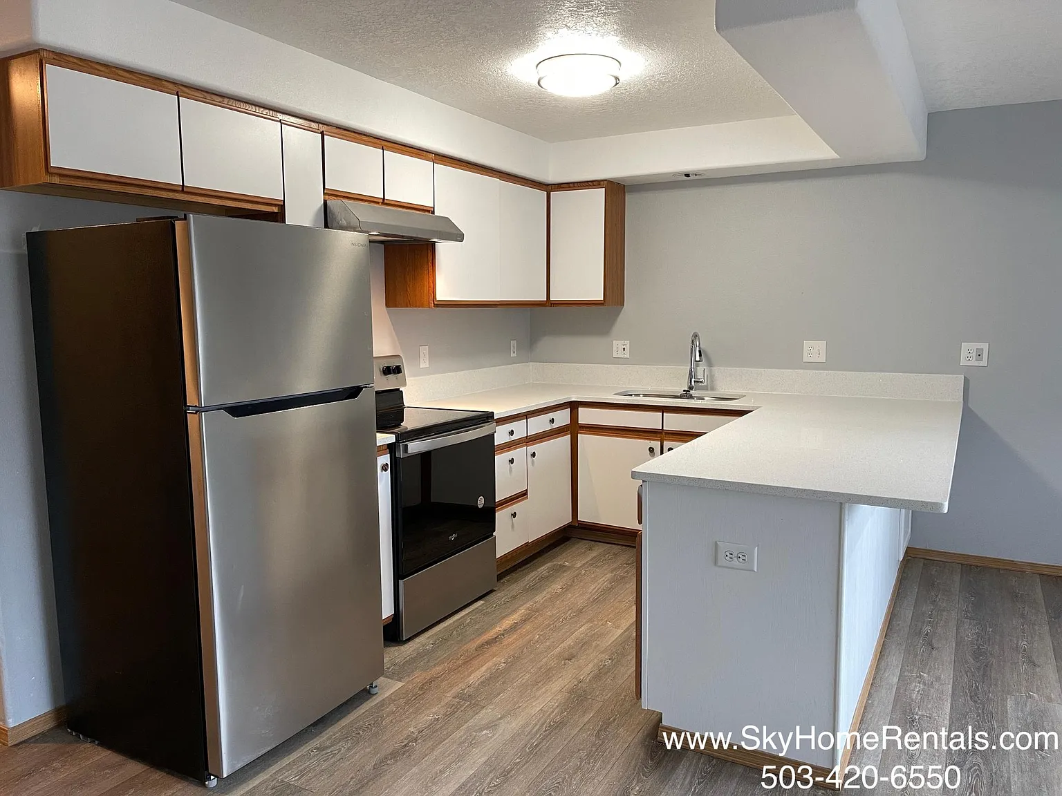 895 Boxwood Ln SE — Photo 3