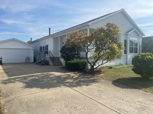 1082 Long Oak Rd, Manteno, IL 60950