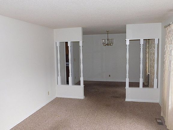 4th image of 3826 Deerfoot Dr