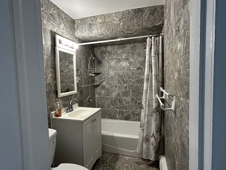 Howe Ave — Photo 3