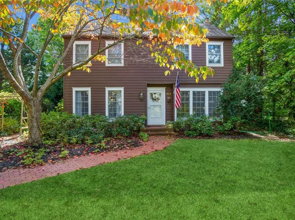 324 Homestead Road, Bayport, NY 11705