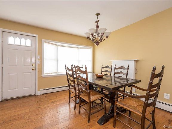 5th image of 7 Poplar Avenue #7
