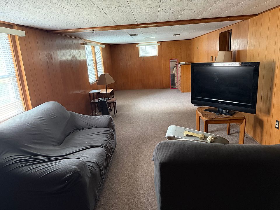 2nd image of 120 Parsons Ave #1