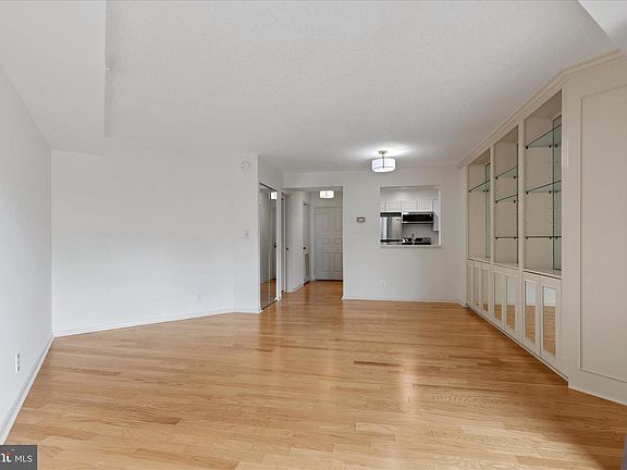 3rd image of 2100 Langston Blvd APT 431