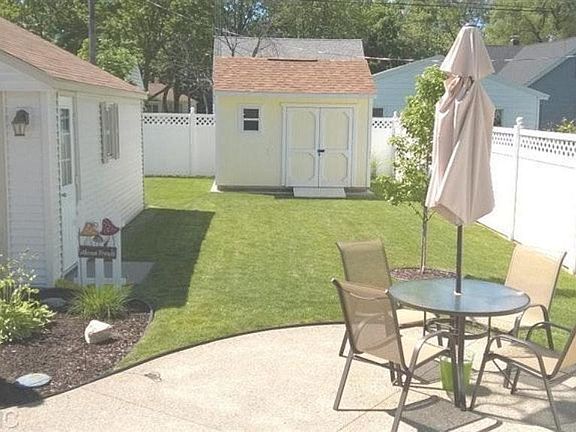 5th image of 1316 Marion Ave