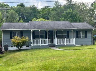 216 S Waverley St, Staunton, VA 24401