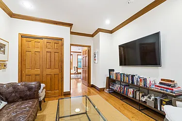 Rented by Avi Nash Associates