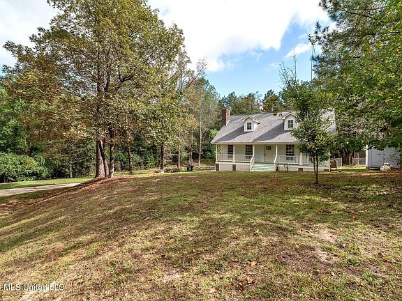 4th image of 10 Poplar Dr