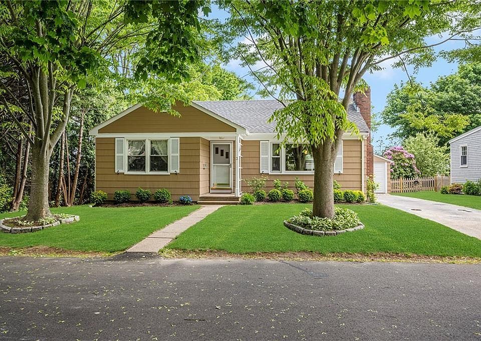 3 Barbara St, Newport, RI 02840 Zillow