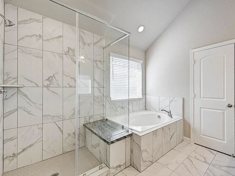 1918 Kirby Landing Dr — Photo 27