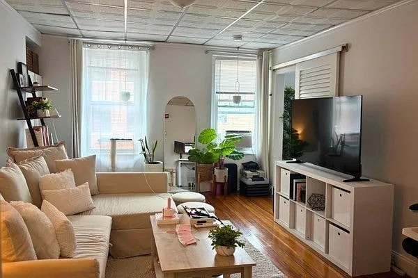 17 Fleet St #4 — Photo 3