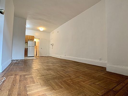 2nd image of 320 W 105th St APT 1B