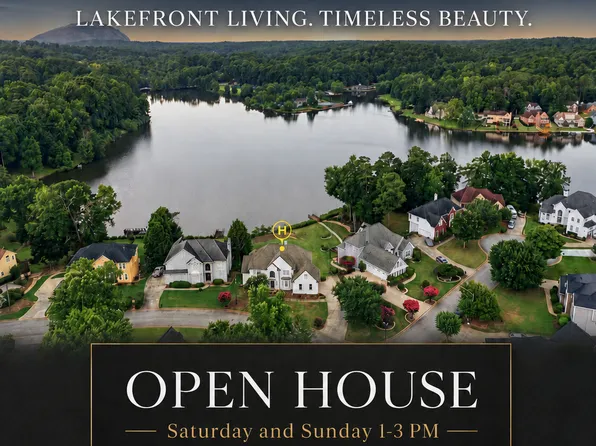 424 Water Fall Ln, Stone Mountain, GA 30087