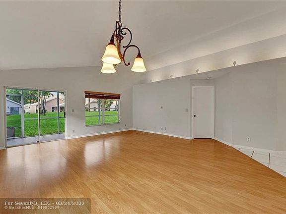 5th image of 9065 Lake Park Cir S
